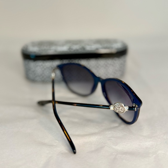 🌸Brighton pre-owned black/blue Ferrara sunglasses. - Picture 2 of 4